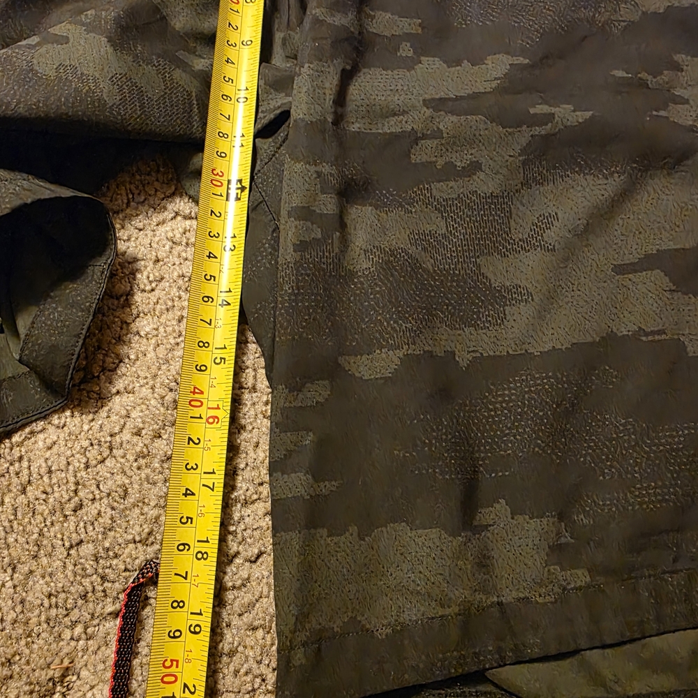 Adidas Men's Green Camo Shorts - Picture 4 of 4